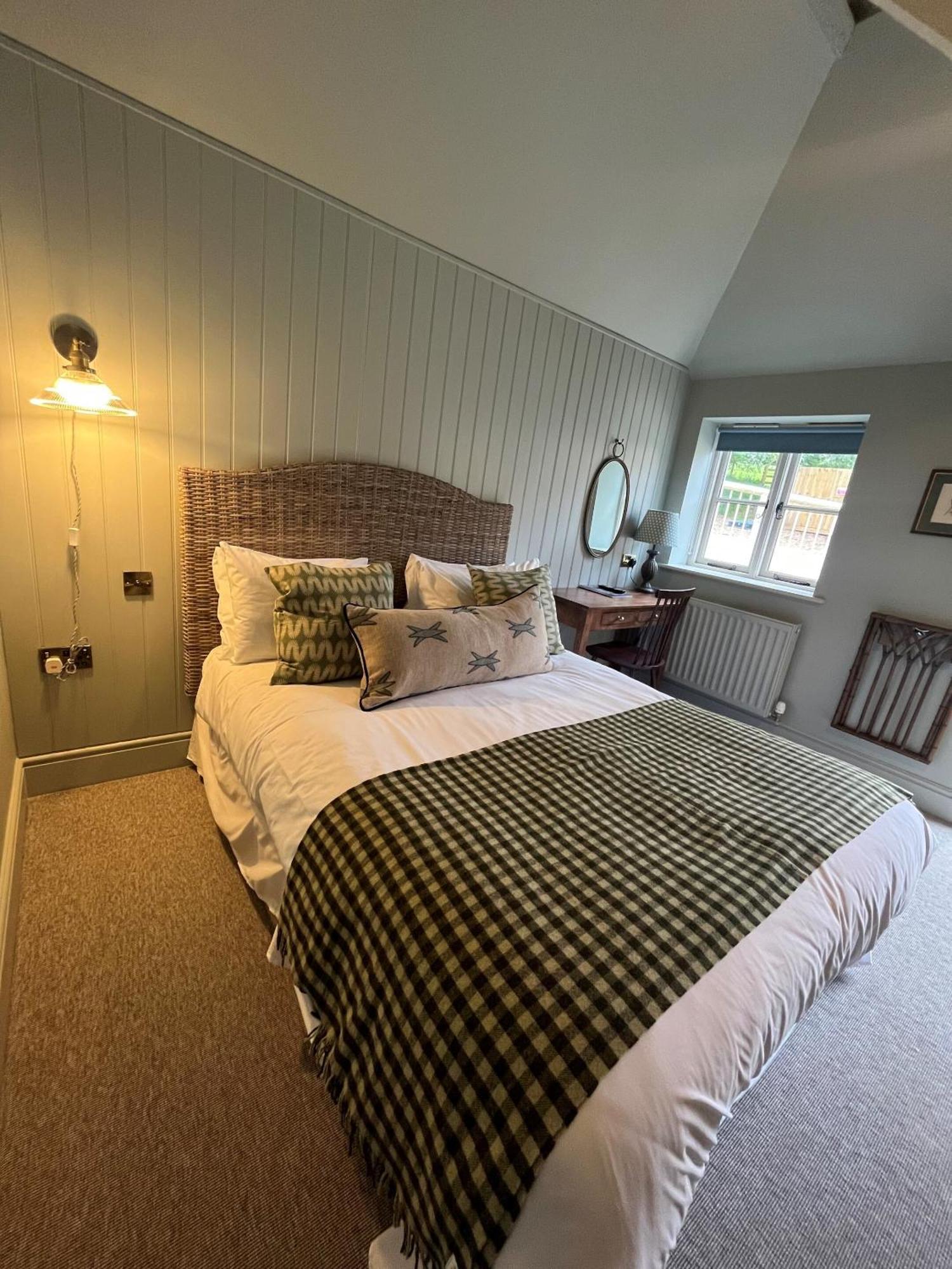 White Hart Ufford- Stamford Hotel Ufford  Room photo